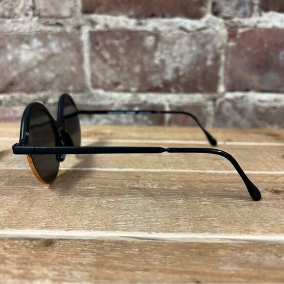 Gianfranco Ferre Vintage Black & Gold Sunglasses EUC main image 2